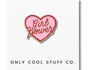 Girl Power Emaille Pin | Feministisches Accessoire für ermächtigte Frauen