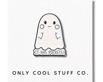 Spilla smaltata a forma di fantasma con tasche / Accessorio divertente per gli amanti della stagione spettrale