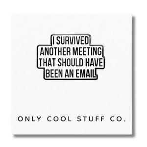 Lustiger Emaille Pin: I Survived Handlettering - Arbeit Humor Geschenk