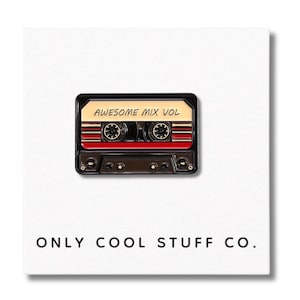 Awesome mix tape emaille pin, cadeaus voor haar, cadeaus voor hem, pins, pin cadeau, pin display, retro pin, retro mix tape pin, hoed pin, rugzak pin