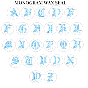 Op de afbeelding: Een verzameling monogram waszegels, elk met een letter van het alfabet van A tot Z. De letters zijn in een lichtblauwe, sierlijke lettertype, tegen een witte achtergrond. De tekst "MONOGRAM WAX SEAL" staat bovenaan.