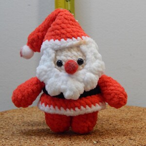 Père Noël au crochet, poupée faite main, décorations, pendentif, porte-clés, pendentif cartable, joyeux Noël, cadeau de Noël, cadeau pour enfants