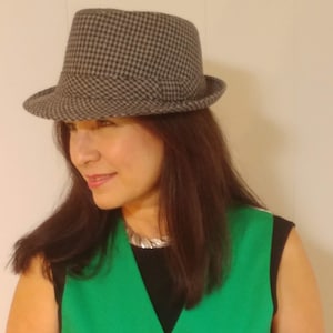 SALE Stylish Vintage Tweedy Trilby Hat, Black and Gray, Check, Felt, Ladies, Mens, Unisex, Boho Chic, 23&quot;, Fedora, Tall Crown, Narrow Brim