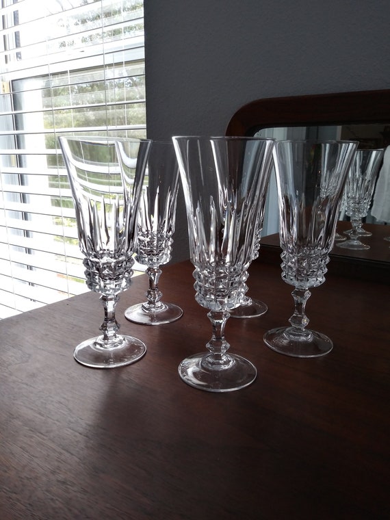 Flared 2024 champagne flutes