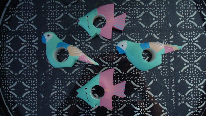 Set of 4 Vintage Napkin Rings 1970s Parrot Hand Painted Tropical Fish Wood Pastel Napkin Rings Vintage Beach Decor Napkin Rings Fish