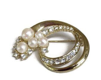 Clear Rhinestones & Faux Pearls Swirl Brooch Vintage