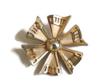 Gold Tone Pinwheel Swirl Brooch Vintage 1940’s