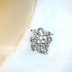White Faux Pearls & Clear Rhinestone Floral or Flower Brooch Vintage