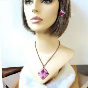 Vintage 1970s Red and Pink Copper Enameled Leaf Pendant Necklace and Earrings Demi Parure Set