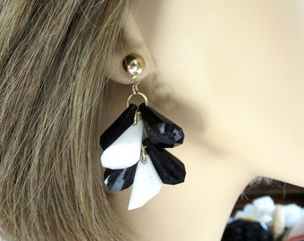 Retro White & Black Cha Cha Dangle Earrings Vintage