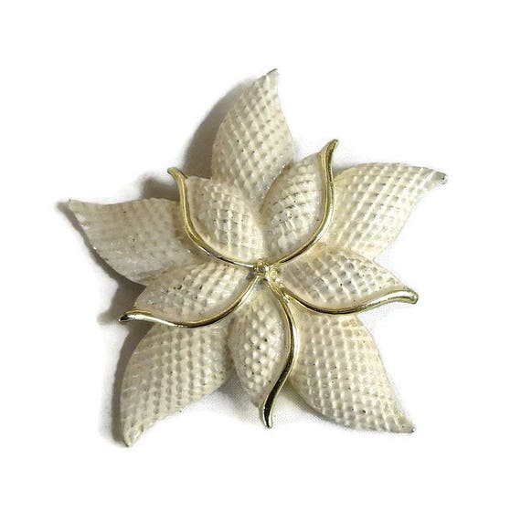 Cream Enamel Quilted style Flower Brooch Vintage M