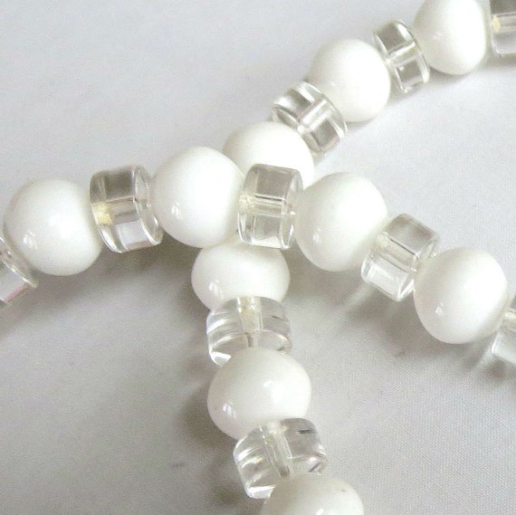 Trifari White and Clear Lucite Bead Necklace Bead… - image 4