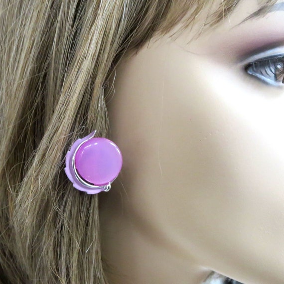 Signed Lisner Pink Enamel & Moonglow Earrings Vin… - image 1