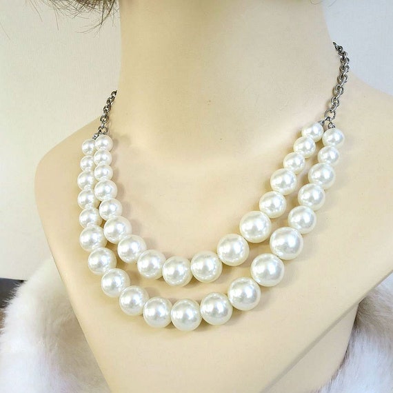 White Faux Pearl Beaded Necklace Vintage Bridal W… - image 3