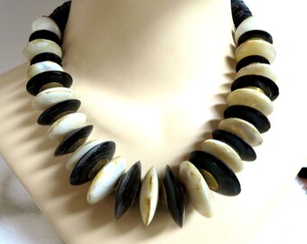 Ancien Collier Nacre Et Perle Noire En Verre – Bijou Vintage élégant