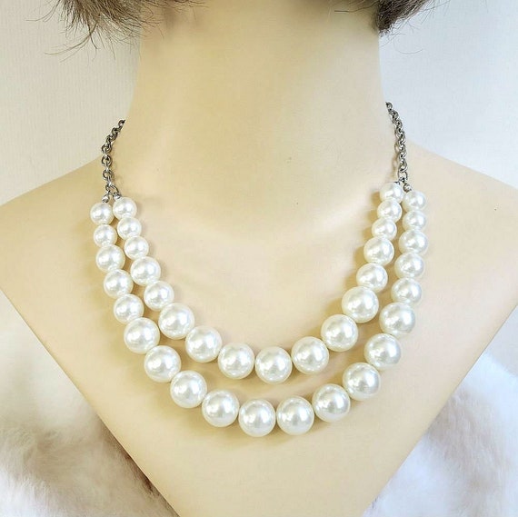 White Faux Pearl Beaded Necklace Vintage Bridal W… - image 8