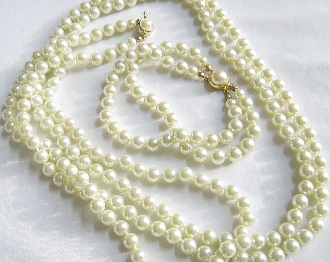 Vintage Glass & Resin, Large Pearl Necklaces