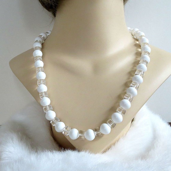 Trifari White and Clear Lucite Bead Necklace Bead… - image 3