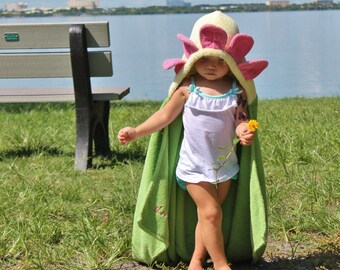 Flower hooded towel for baby and toddler / fits 2-8yrs / Yikes Twins / beach bath pool kids towel / personalized towel / girl gift