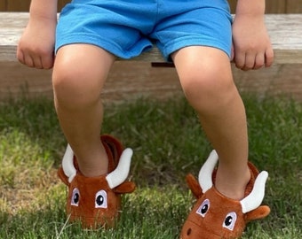 Longhorn Kleinkind Slipper für Kinder von 2-4 oder 4-6 Jahren / Bevo / Unisex / Yikes Twins bed / UT / Hook 'em horns / Texas Farm