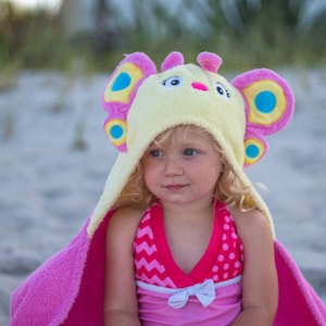 Butterfly hooded towel for baby and toddler / fits 2-8yrs / Yikes Twins / beach bath pool kids towel / personalized towel / girl gift