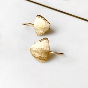 Yellow Gold Short Earrings with Hammered Matt/Brushed CurvedTriangle image 3
