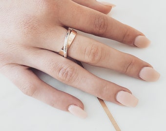 9 Carat Rose Gold & Sterling Silver Cross Ring - Hammered Band