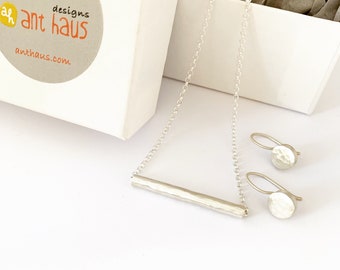 Jewellery Gift Set: Sterling Silver Matt Round Hammered Bar Chain Necklace with Sterling Silver Round "Gem" Drop Earrings