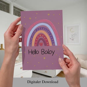 Tarjeta de nacimiento digital arcoíris – tarjeta plegable en A4 para imprimir | Fondo rojo y acentos dorados | Tarjeta para el nacimiento de un bebé niña/niño
