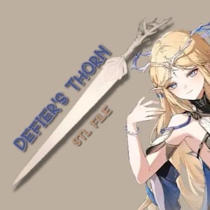 Może przedstawiać: Ilustracja postaci fantasy z długimi blond włosami, w koronie i bogatym stroju. Duży miecz z napisem "DEFIER'S THORN STL FILE" w tle. Paleta kolorów obejmuje odcienie bieli, błękitu i beżu.
