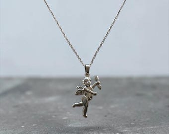 Collar de Cupido Premium - Joyería impermeable - Colgante de querubín - Regalos para ella