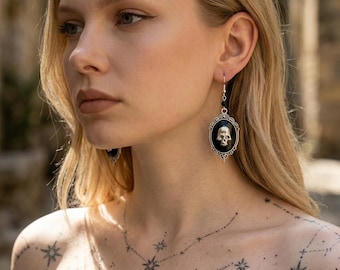 Pendientes góticos de calavera antigua - Pendientes góticos de calavera - Joyería alternativa - Pendientes de calavera