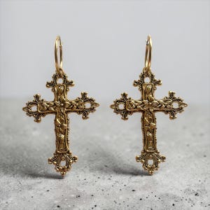 Pendientes de aro grandes con cruz gótica - Pendientes de cruz - Pendientes góticos - Regalos para ella imagen 7
