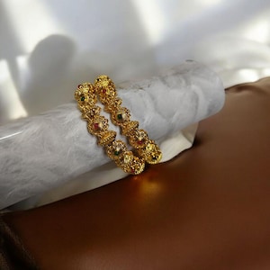 Gold Bangles, Indian Bangles Kada Set, temple jewelry, South Indian Jewelry, Kangan Set