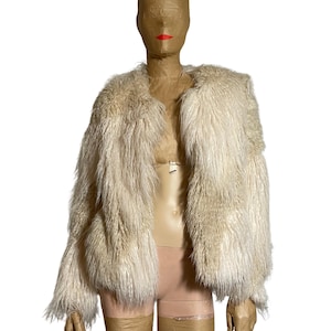 White & Beige Shaped Jacket – High Fashion, Warm  Elegant, USA Size 4