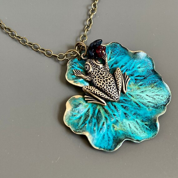 Large Frog Lily Pad Necklace Patina Jewelry Frog Jewelry Etsy