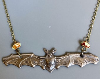 Collar de murciélago pequeño - joyería de murciélago, joyería de Halloween, joyería de pájaros, joyería de la naturaleza, collar gótico, boda de Halloween, regalo para mujer