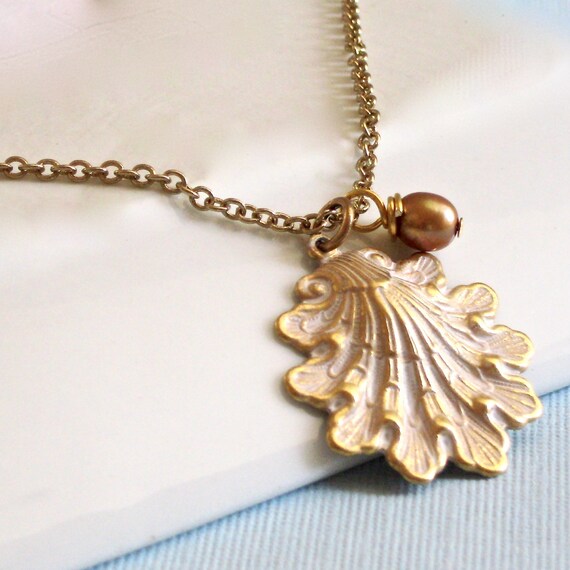 White Shell Necklace Ocean Jewelry Beach Jewelry White And Gold Beach Wedding Gift For Woman Beach Lover Gift Shell Jewelry