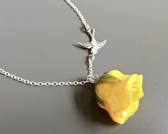 Collar amarillo de capullo de rosa real - Natural preservado, collar de pájaros, joyería botánica, joyería de flores reales, regalo para mujer, dama de honor, amiga