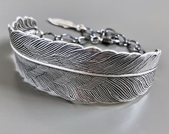 Silver Feather Bracelet Cuff - Bird Jewelry, Nature Jewelry, Bird Bracelet, Feather Jewelry, Gift for Woman, Birthday, Bridesmaid, Teacher