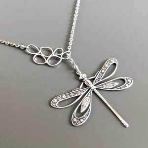 Libellen Ausschnitt Libellen Halskette im Lariat Stil - Libellen Schmuck, Natur Schmuck, Geschenk für Frau, Geburtstag, Jahrestag, Brautjungfer