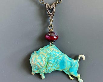 Collar de bisonte - Collar de búfalo, pátina de cardenillo, joyería animal, joyería de la naturaleza, joyería del suroeste, turquesa y rojo, regalo para mujer,