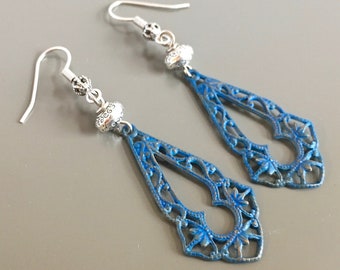 Boucles d'oreilles bleues - Boucles d'oreilles en filigrane, Bijoux patinés, Boucles d'oreilles légères, Boucles d'oreilles bleu saphir, Boucles d'oreilles bleues et argentées, Cadeau pour femme