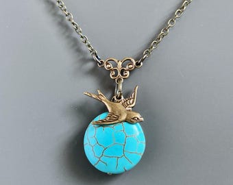 Collana con uccello in turchese e howlite - Gioiello con uccello, regalo naturale, regalo per uccelli, regalo per donna, compleanno, adolescente, Natale, insegnante, damigella d'onore