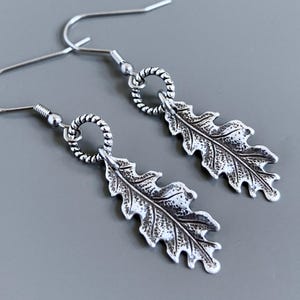 Small Silver Leaf Earrings - Leaf Jewelry - Oak Leaf Earrings, Pearl Earrings, Nature Jewelry, Botanical Jewelry, Gift for Woman, Teen
