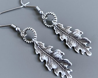 Small Silver Leaf Earrings - Leaf Jewelry - Oak Leaf Earrings, Pearl Earrings, Nature Jewelry, Botanical Jewelry, Gift for Woman, Teen