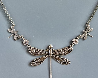 Brass Dragonfly Necklace - Dragonfly Jewelry, Nature Jewelry, Garden Jewelry, Dragonfly Gift, Nature Gift, Gift for Woman, Birthday Gift