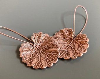 Pendientes de hoja de oro rosa - Joyería de hojas, Pendientes largos, Joyas botánicas, Regalo para la mujer, Regalo de la naturaleza, Pendientes ligeros, Regalo de la naturaleza