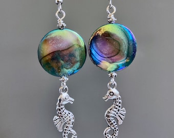 Orecchini cavalluccio marino - Orecchini in madreperla, MOP, Gioielli da spiaggia, Gioielli da matrimonio in spiaggia, Gioielli con conchiglia, Regalo da spiaggia, Regalo per donna