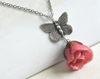 Rose véritable Rosebud collier, collier papillon, vraie fleur bijoux, collier rose, nature bijoux, cadeau pour femme, anniversaire, fête des mères